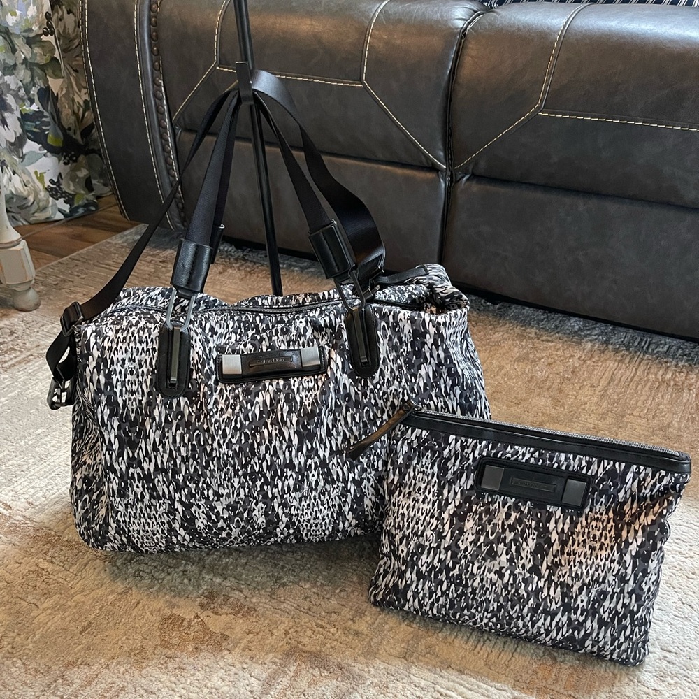 Calvin Klein weekender bag and toiletries/clutch bag